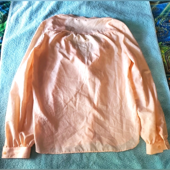 Light peach blouse - Picture 2 of 4